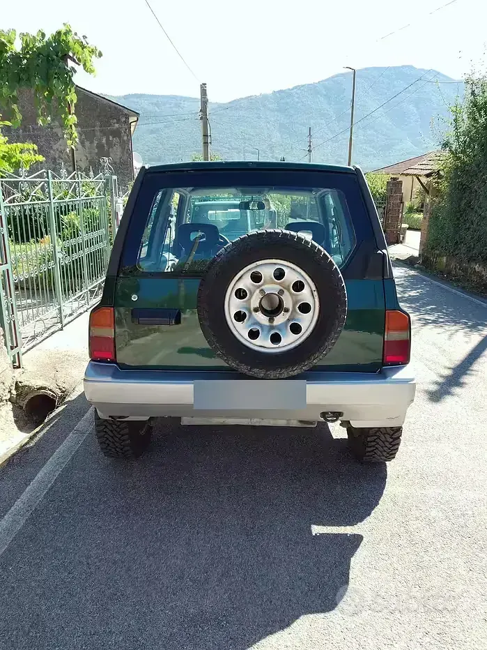 Usata Suzuki Vitara 105 CV (77 kW) 2000 Verde SUV