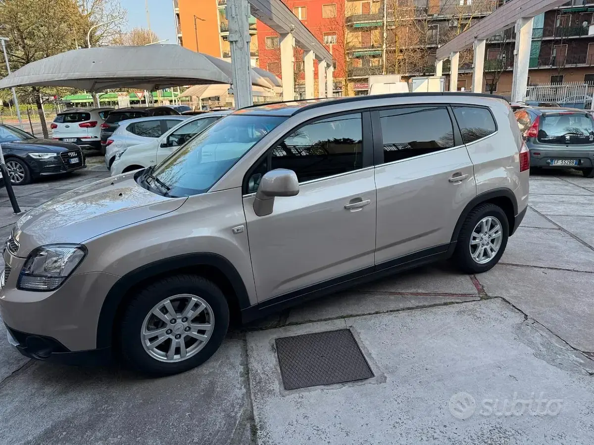 Usata Chevrolet Orlando LTZ 163 CV (119 kW) 2012 Grigio Monovolume