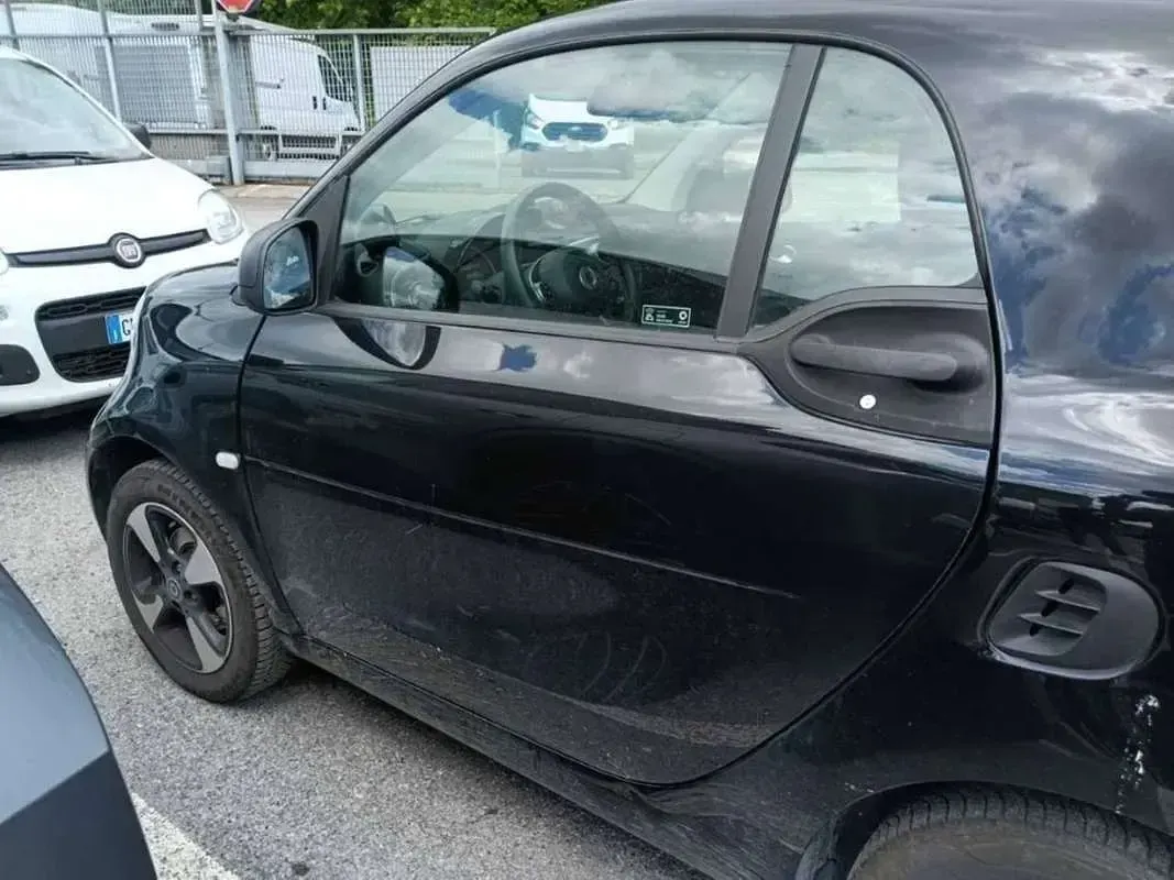 Usata Smart ForTwo Coupé Passion 41 kW (56 CV) 2021 Nero Utilitaria