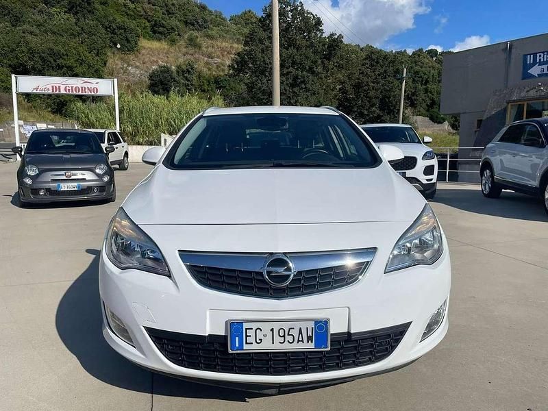 Usata Opel Astra 125 CV (91 kW) 2011 Bianco Station wagon