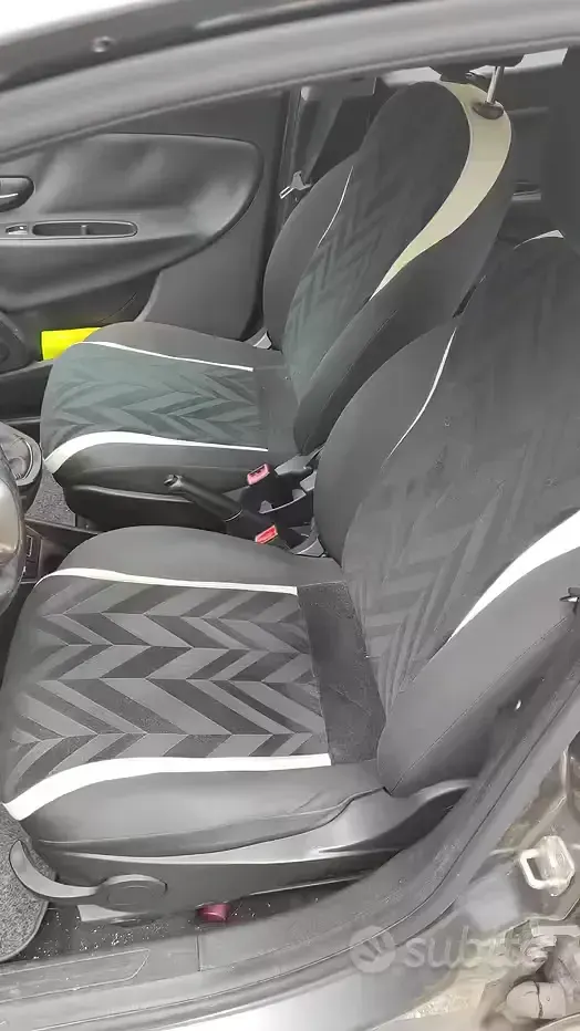 Usata Lancia Ypsilon 69 CV (50 kW) 2016 Utilitaria