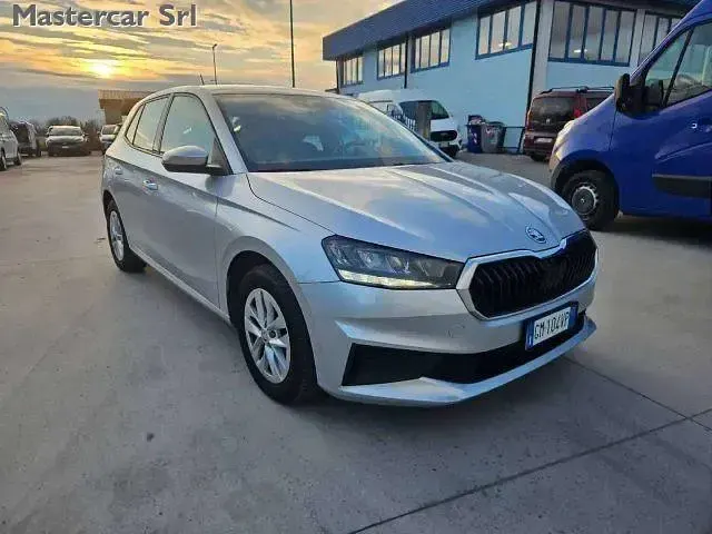 Käytetty Skoda Fabia Ambition 65 HP (47 kW) 2023 Hopea Viistoperä