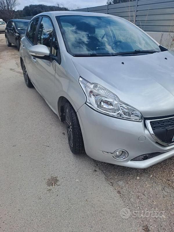 Usata Peugeot 208 2015 Grigio Utilitaria