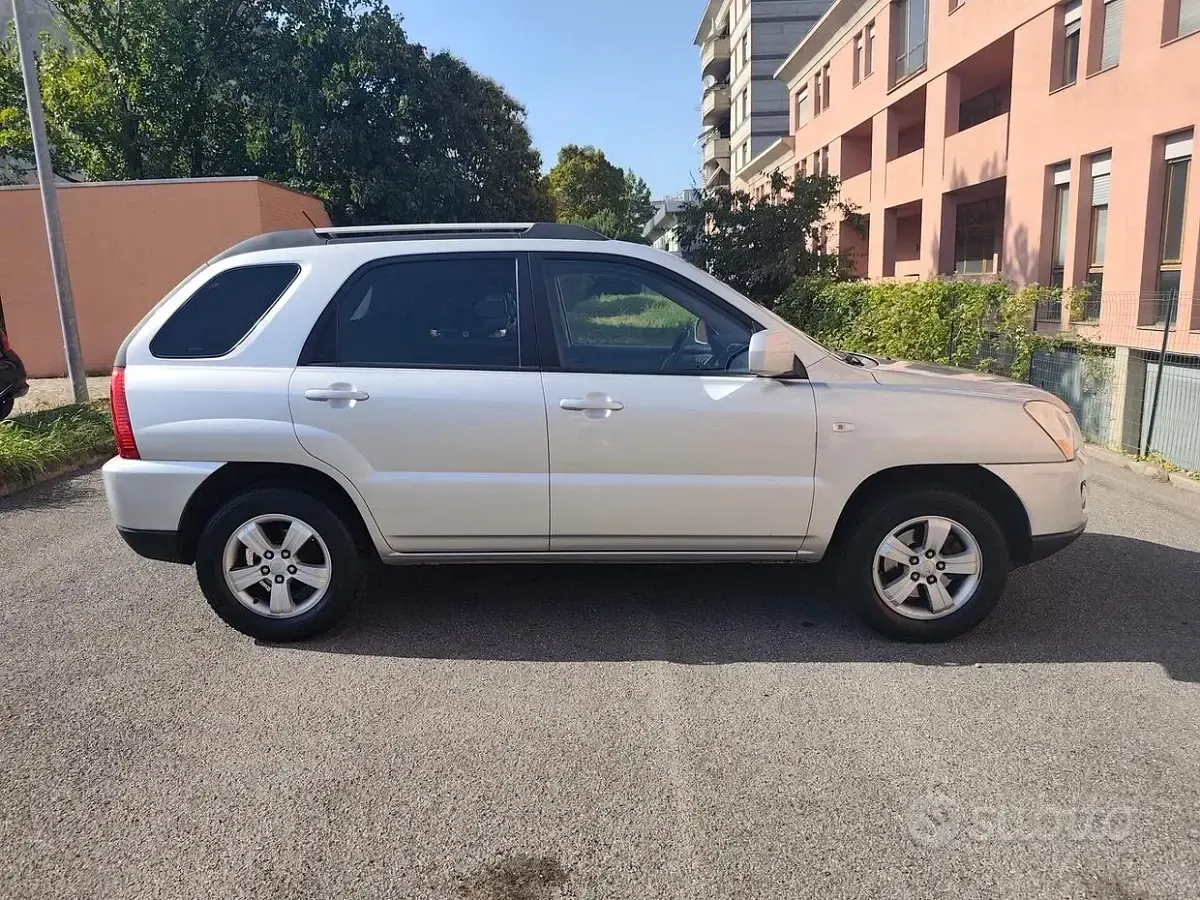 Usata Kia Sportage 141 CV (103 kW) 2008 Grigio SUV