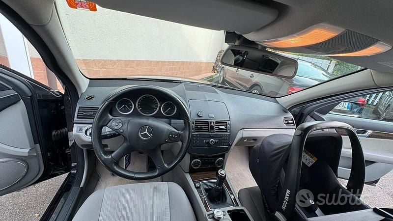 Usata Mercedes C180 Elegance 143 CV (105 kW) 2008 Nero Berlina