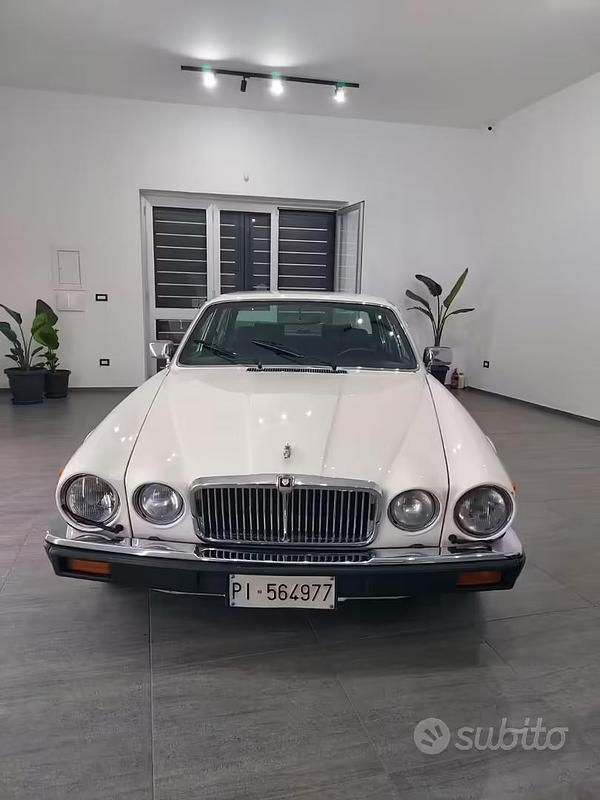 Usata Jaguar XJ6 Sovereign 200 CV (147 kW) 1983 Bianco Berlina