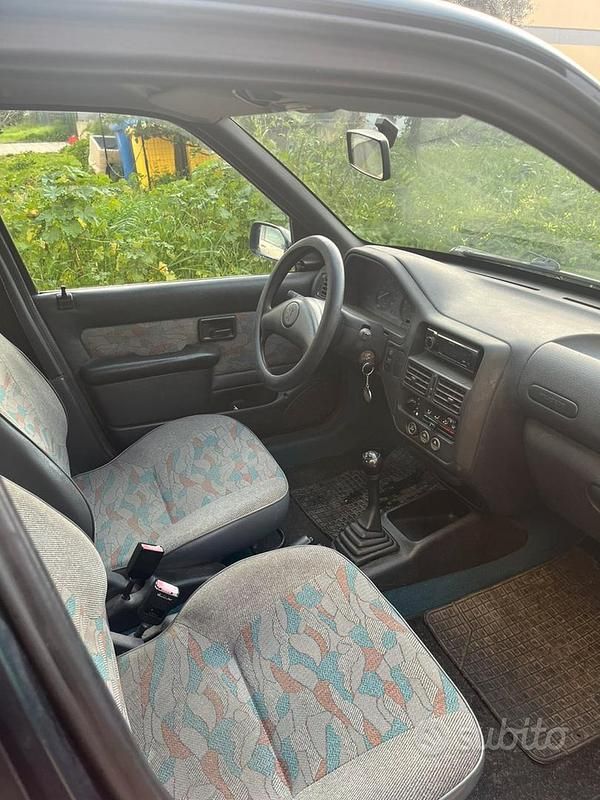 Usata Peugeot 106 1997 Utilitaria