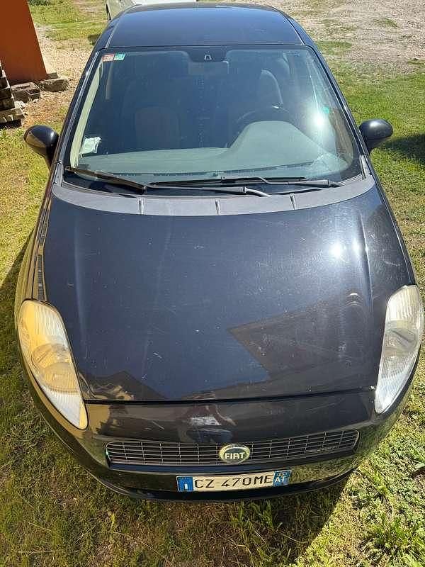 Usata Fiat Grande Punto Dynamic 90 CV (66 kW) 2005 Nero Utilitaria