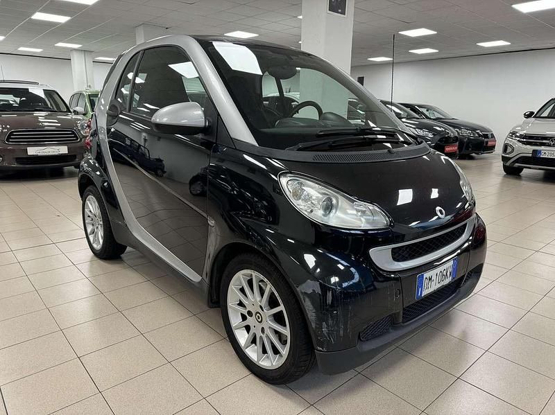 Nero Usata 2007 Smart ForTwo Coupé Passion Due volumi | 3900 € (Buon prezzo) - Immagine 1/4