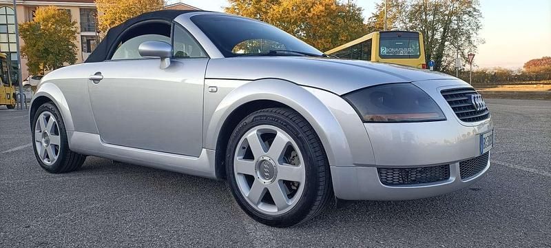 Usata Audi TT Roadster Ambiente 179 CV (131 kW) 2000 Cabrio