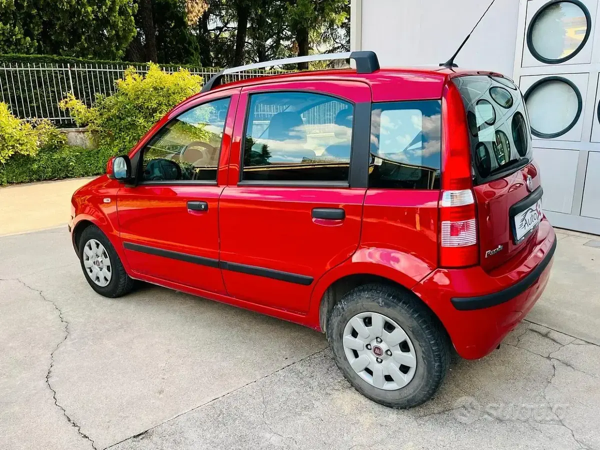 Usado Fiat Panda Dynamic 60 CV (44 kW) 2010 Rojo Utilitario