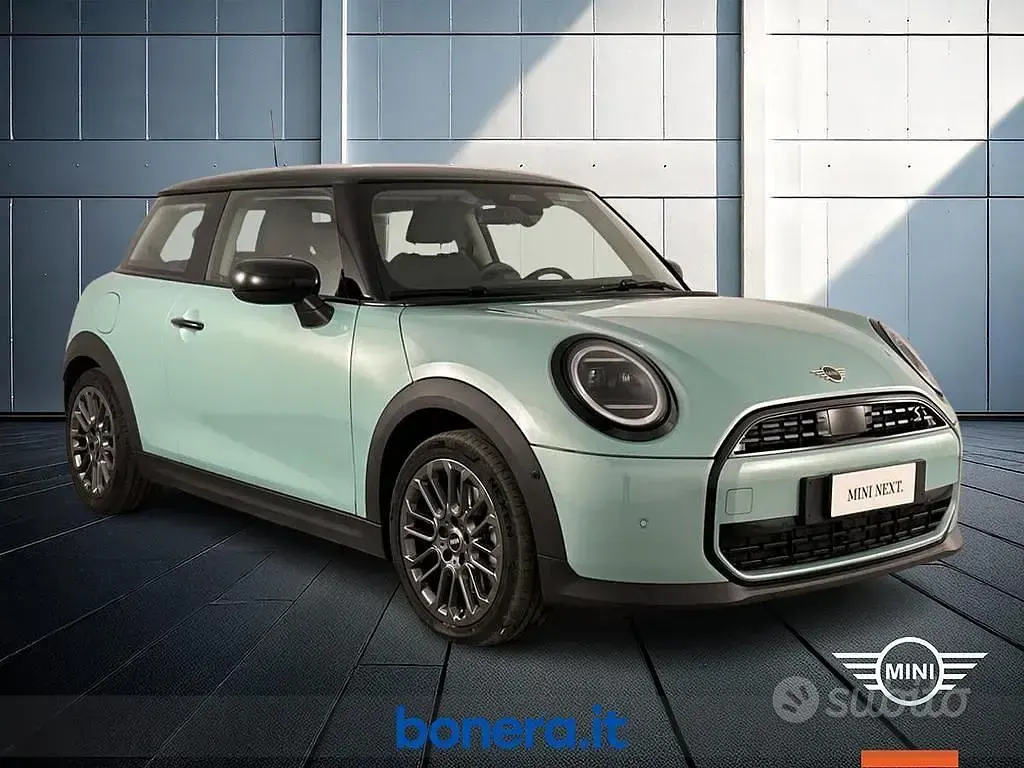 Usata Mini Cooper Classic 204 CV (150 kW) 2024 Grigio Utilitaria