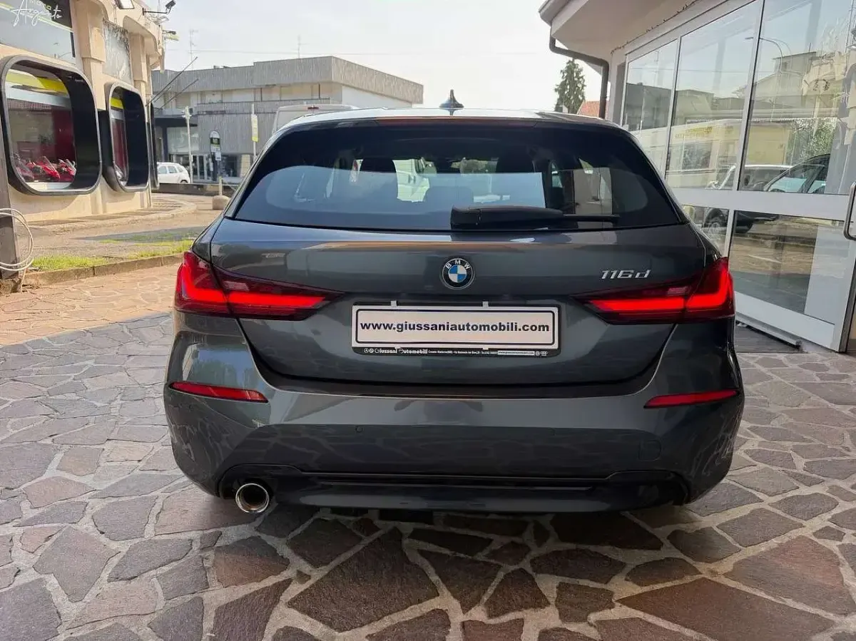 Usata BMW 116 Sport Line 116 CV (85 kW) 2021 Grigio Utilitaria