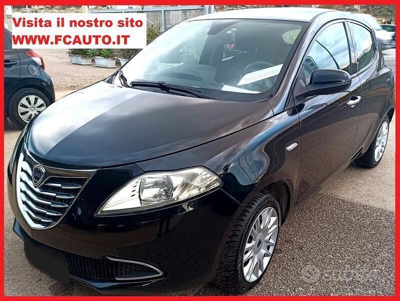Nero Usata 2014 Lancia Ypsilon Silver Due volumi | 5990 € (Buon prezzo) - Immagine 1/4