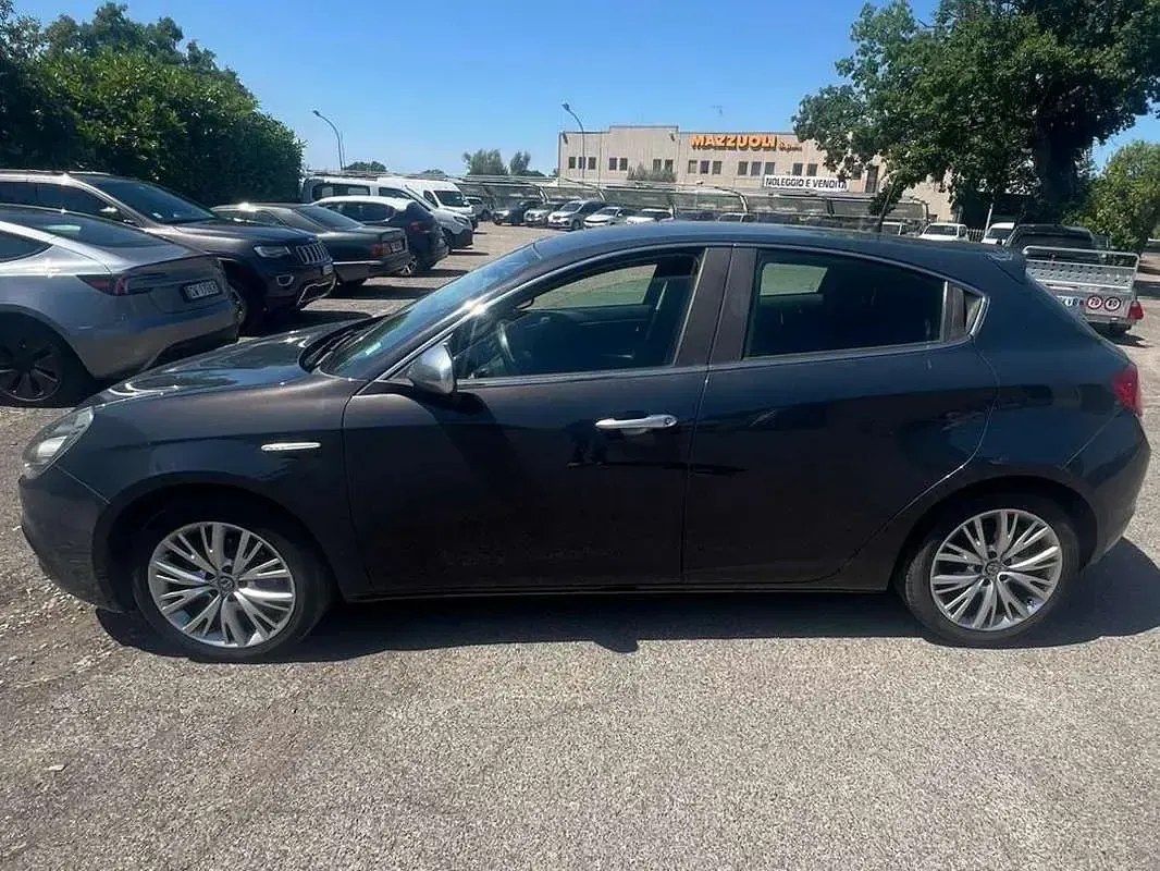 Usata Alfa Romeo Giulietta Super 120 CV (88 kW) 2017 Grigio Utilitaria