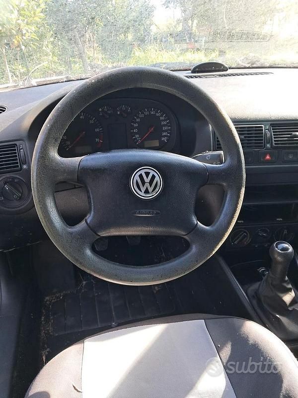 Usata VW Golf IV 2000 Grigio Utilitaria