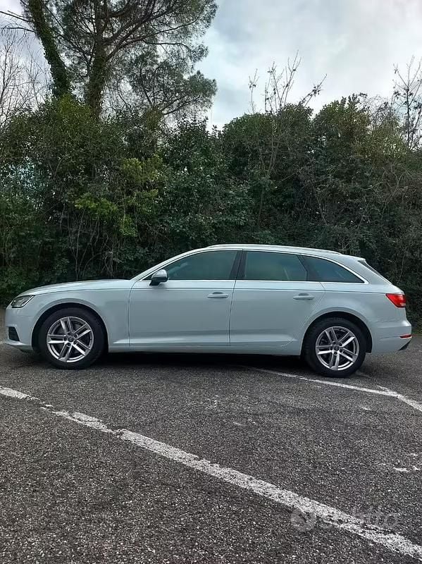 Usata Audi A4 S-Line 150 CV (110 kW) 2018 Bianco Station wagon