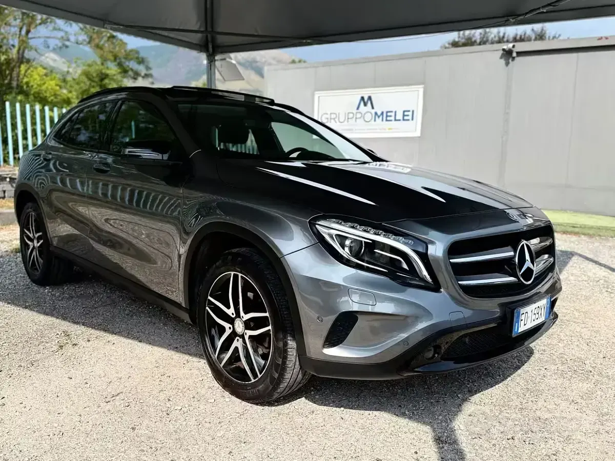 Usata Mercedes GLA200 136 CV (100 kW) 2016 Grigio SUV