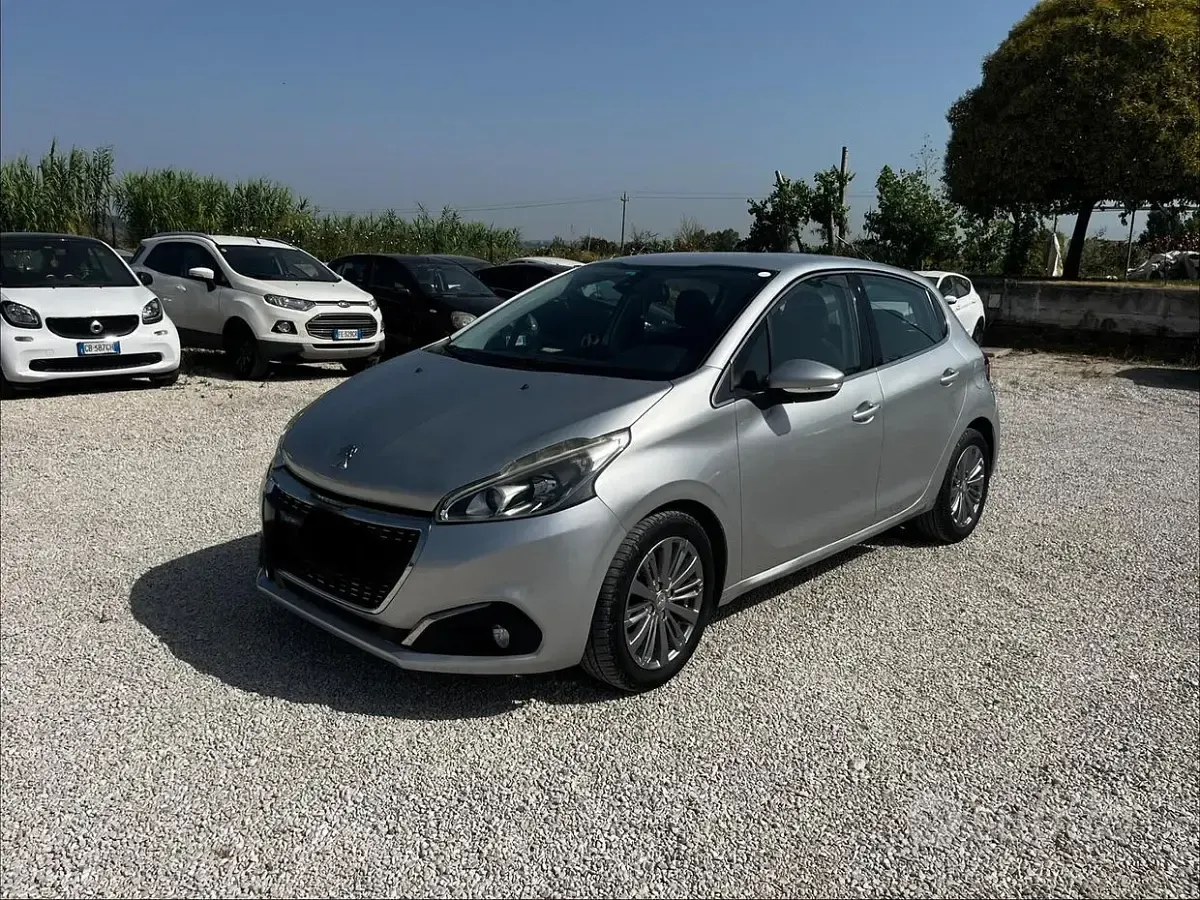 Usata Peugeot 208 Active 75 CV (55 kW) 2016 Grigio Utilitaria