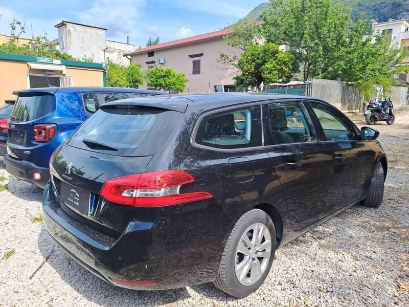 Usata Peugeot 308 Active 131 CV (96 kW) 2018 Nero Station wagon