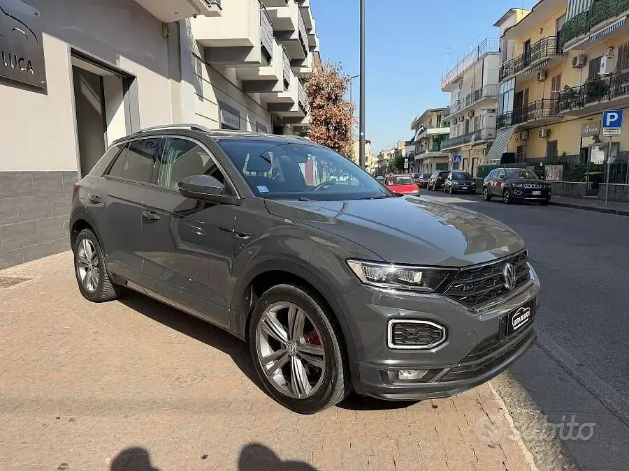 Usata VW T-Roc R-line 150 CV (110 kW) 2021 Grigio SUV