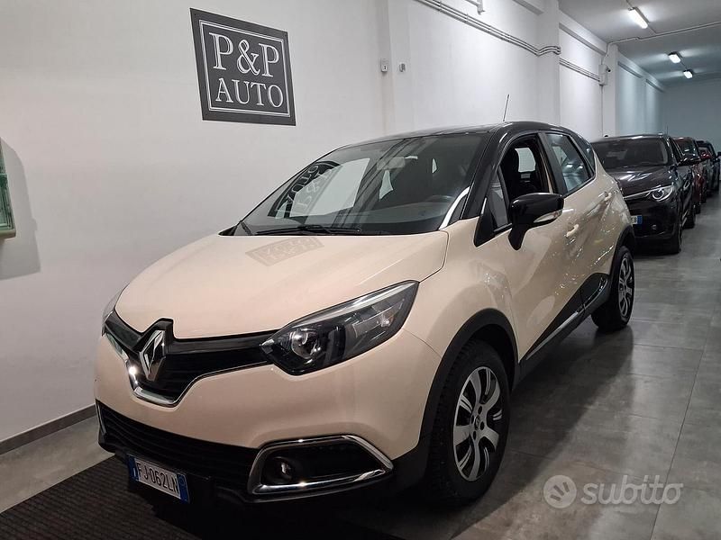 Usata Renault Captur Zen 90 CV (66 kW) 2017 Beige SUV