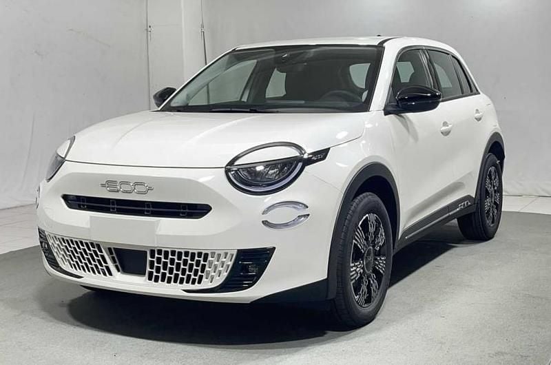 Nuova Fiat 600 Style 101 CV (74 kW) 2025