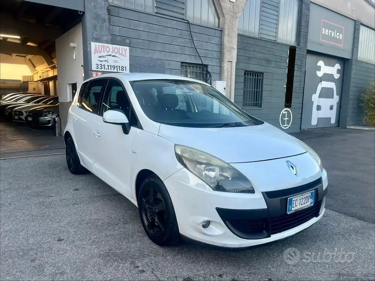 Usata Renault Scénic Luxe 110 CV (80 kW) 2011 Bianco Monovolume