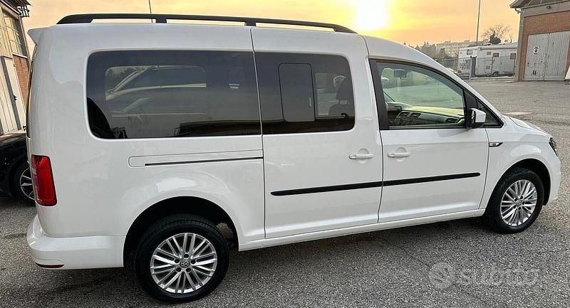 Usata VW Caddy Maxi 150 CV (110 kW) 2021 Bianco Monovolume