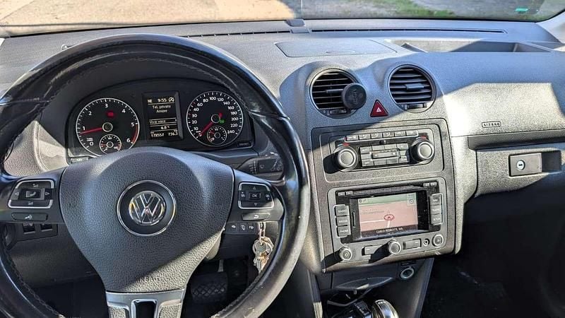 Usata VW Caddy Maxi Highline 102 CV (75 kW) 2012 Blu/azzurro Monovolume