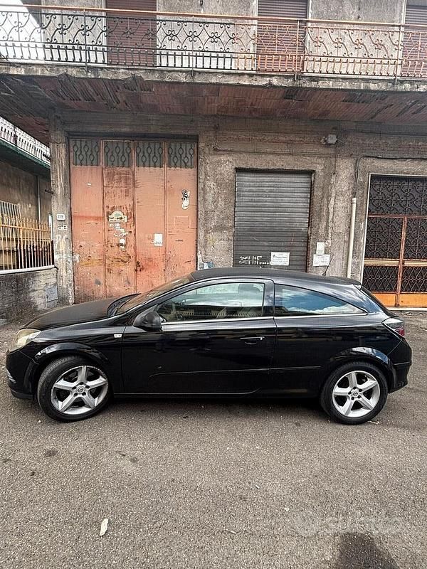 Occasion Opel Astra GTC Enjoy 125 ch (91 kW) 2007 Noir Berline