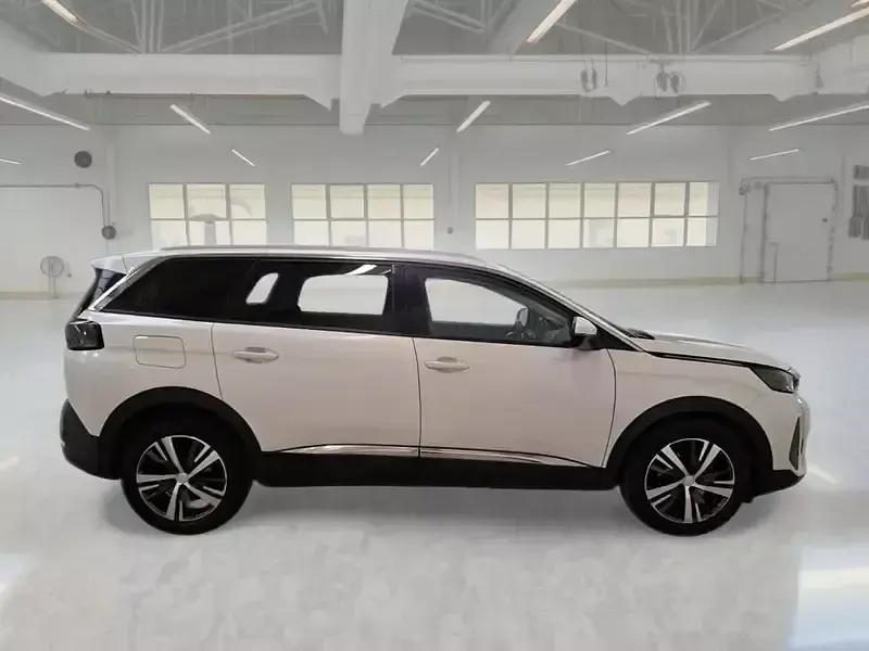 Usata Peugeot 5008 Allure 131 CV (96 kW) 2021 Bianco SUV