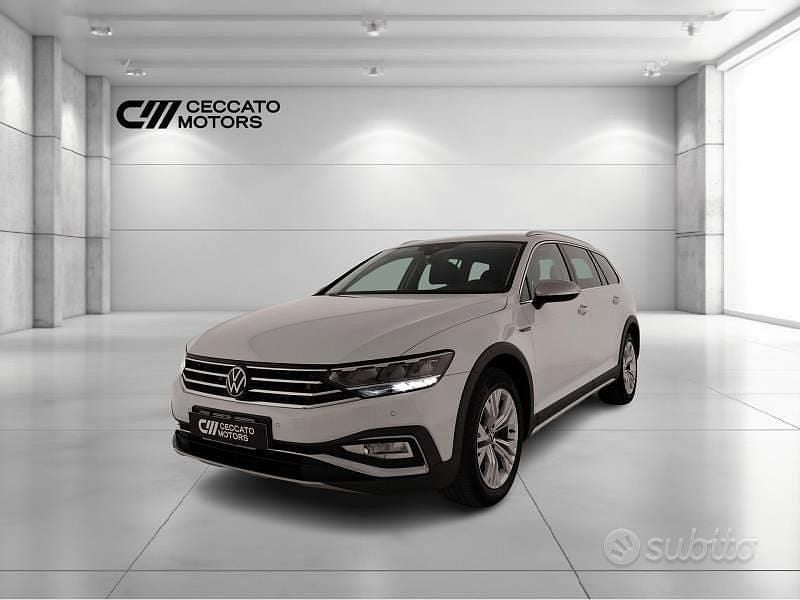 Usata VW Passat Alltrack 200 CV (147 kW) 2023 Bianco Station wagon