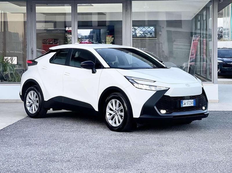 Bianco Usata 2024 Toyota C-HR SUV | 25.900 € (Super prezzo) - Immagine 1/4