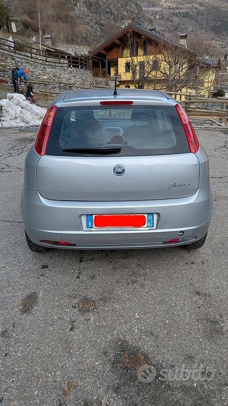 Usata Fiat Punto 80 CV (58 kW) 2007 Grigio Utilitaria