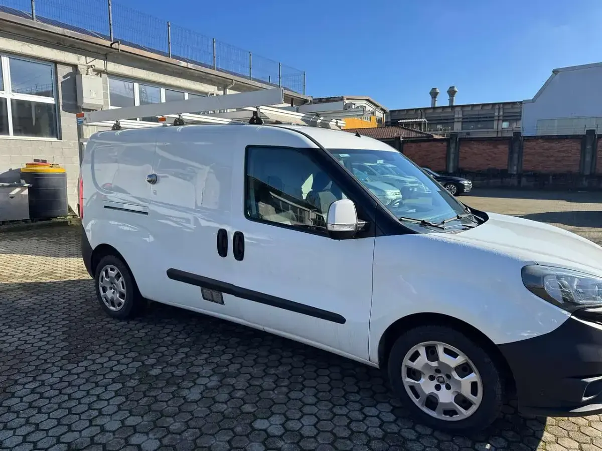 Usata Fiat Doblò 122 CV (89 kW) 2019 Bianco Monovolume