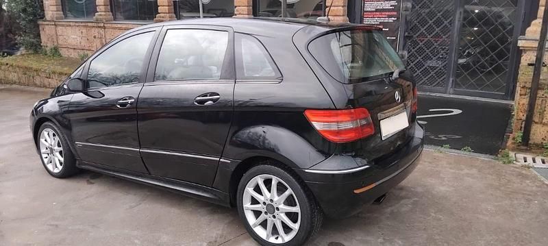Usata Mercedes 200 Chrome 140 CV (102 kW) 2007 Nero