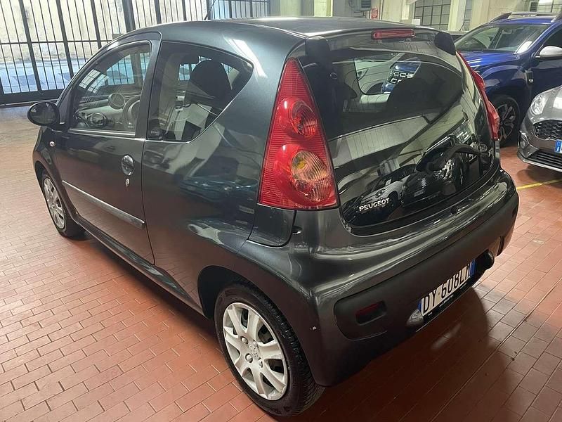 Usata Peugeot 107 Allure 68 CV (50 kW) 2009 Grigio Utilitaria