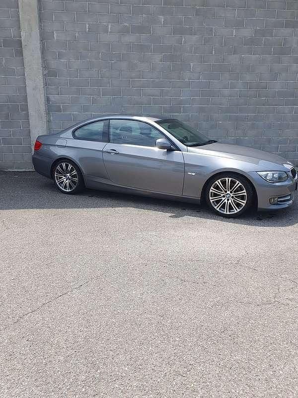 Usata 2011 BMW 320 Coupé | 6999 € (Ottimo prezzo) - Immagine 1/4