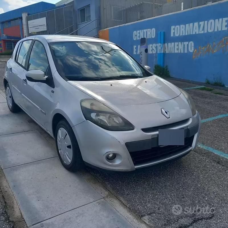Usata Renault Clio IV 75 CV (55 kW) 2012 Utilitaria