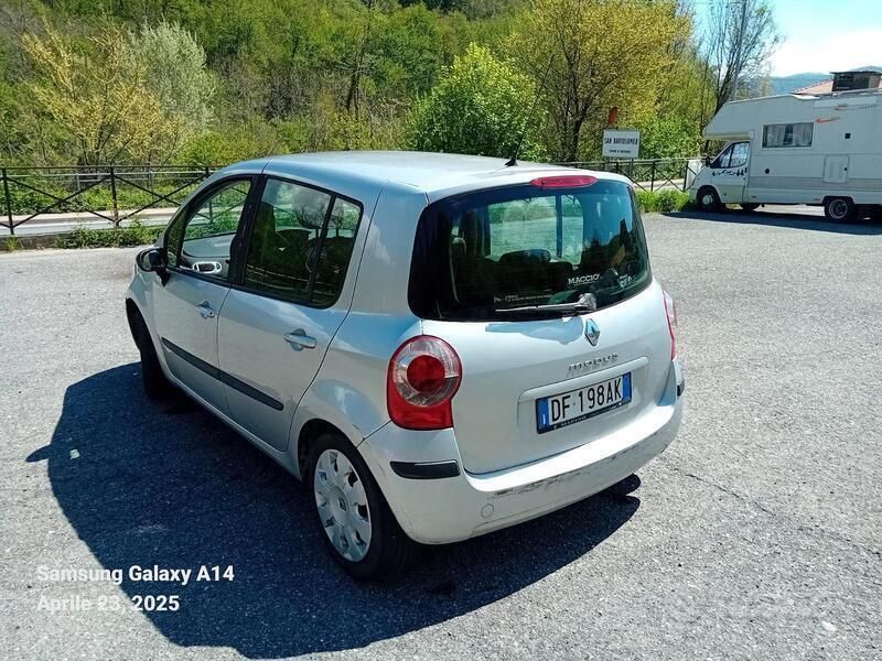 Grigio Usata 2007 Renault Modus Monovolume | 2300 € (Buon prezzo) - Immagine 1/4