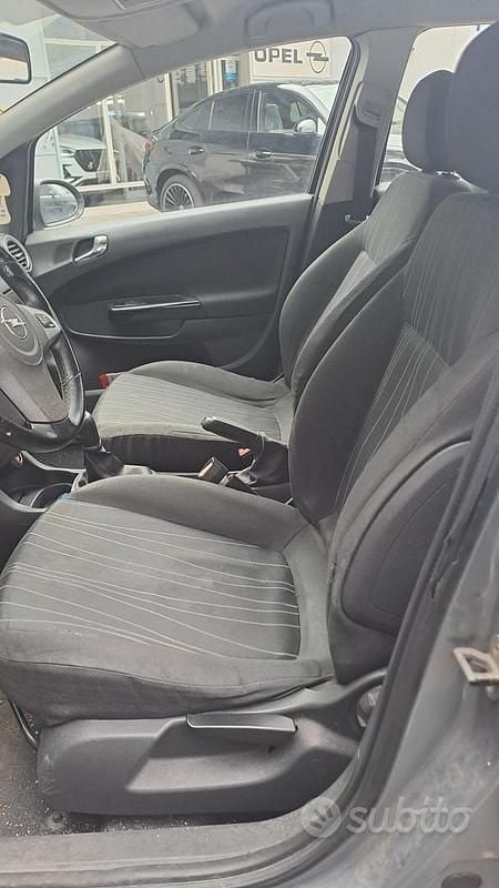 Usata Opel Corsa 75 CV (55 kW) 2008 Grigio Berlina