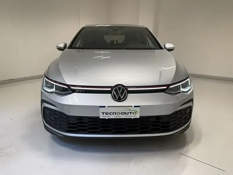 Usata VW Golf VIII GTI 245 CV (180 kW) 2022 Argento Utilitaria