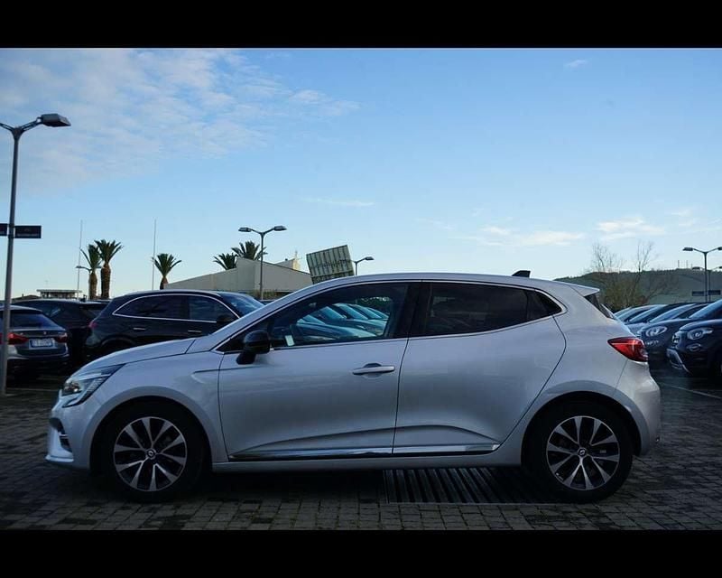 Usata Renault Clio V Intens 101 CV (74 kW) 2022 Grigio met Berlina