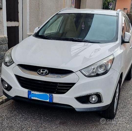 Bianco Usata 2012 Hyundai ix35 SUV | 7500 € - Immagine 1/4