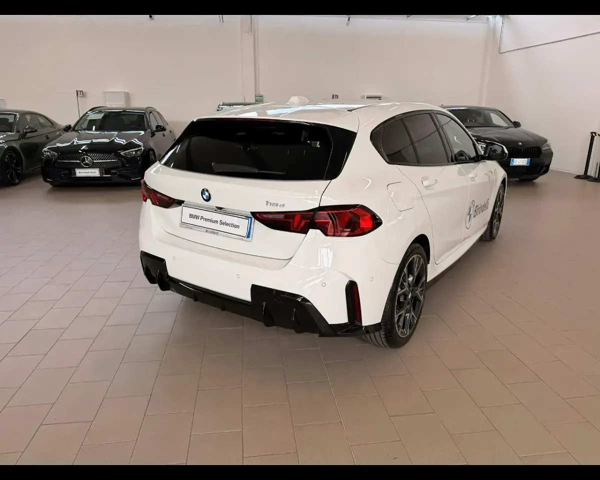 Usata BMW 118 M Sport 150 CV (110 kW) 2026 Alpin white pastello Utilitaria