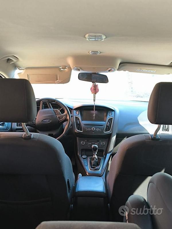 Usata Ford Focus Titanium 120 CV (88 kW) 2015 Grigio Station wagon