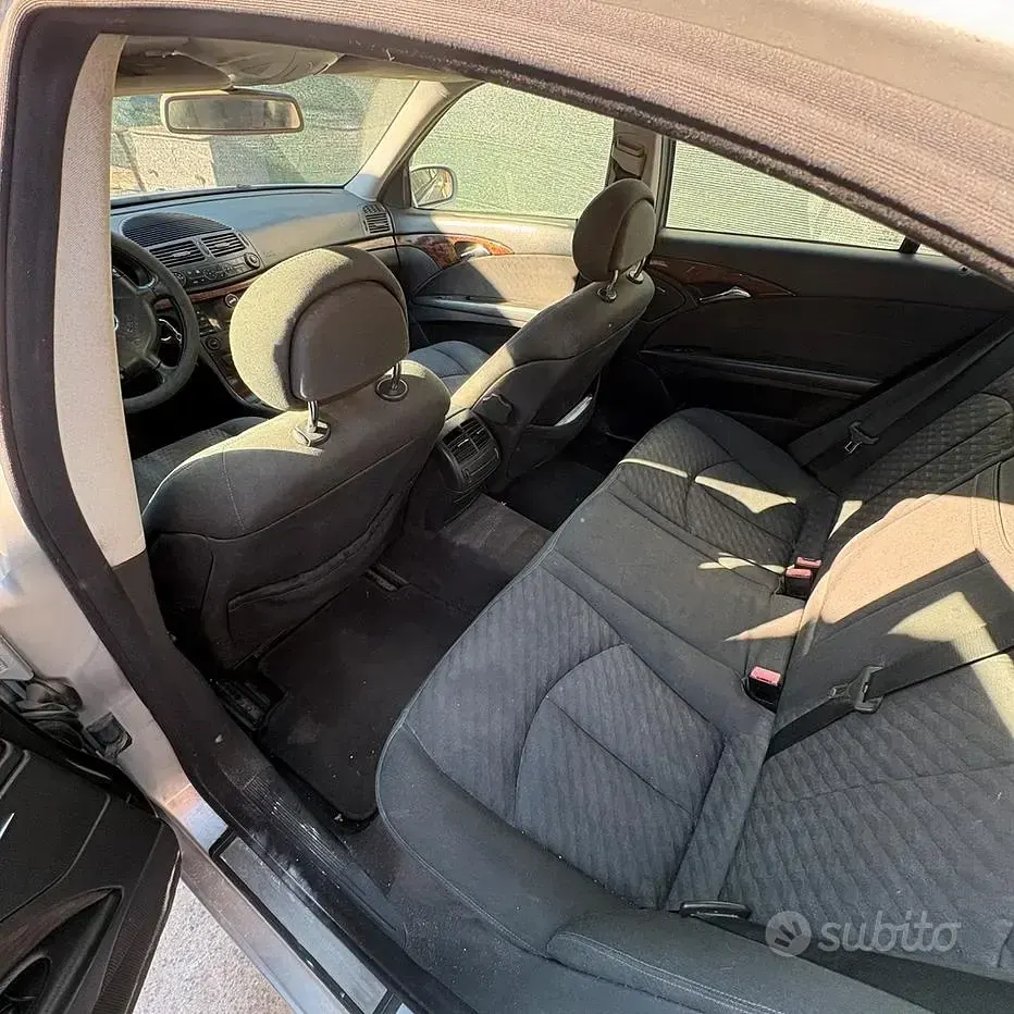 Usata Mercedes E220 150 CV (110 kW) 2004 Berlina