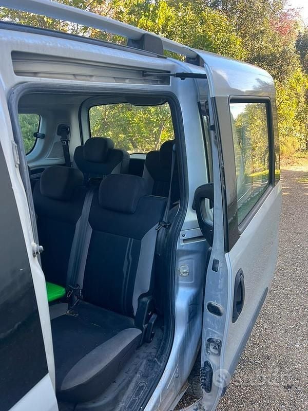 Usata Fiat Doblò 100 CV (73 kW) 2015 Grigio Monovolume