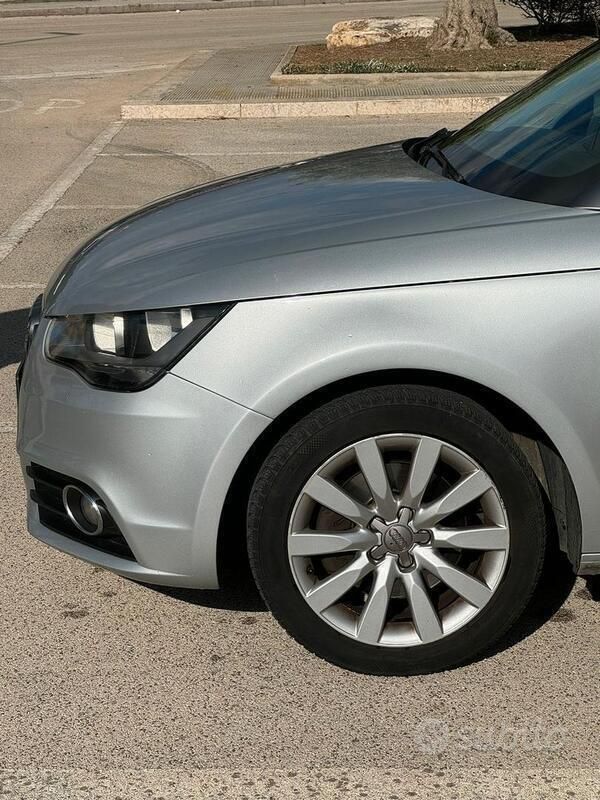 Usata Audi A1 105 CV (77 kW) 2010 Grigio Utilitaria